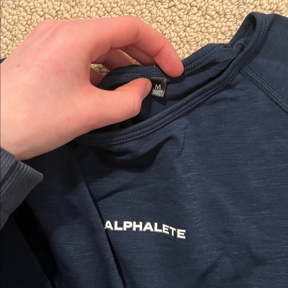 Alphalete Amplify Long Sleeve Top Deep Navy Shirt Long Sleeve Crop Top Medium - Picture 5 of 5